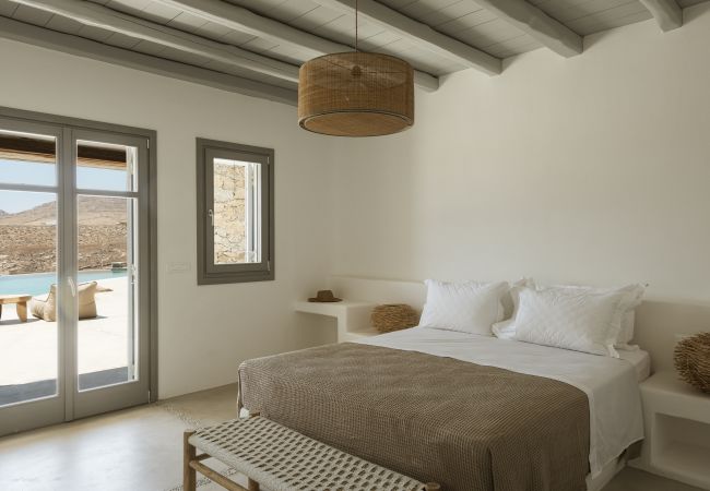 Villa in Mykonos - Luxury 5BDR Retreat in Mykonos Villa in Mykonos - Luxury 5BDR Retreat in Mykonos