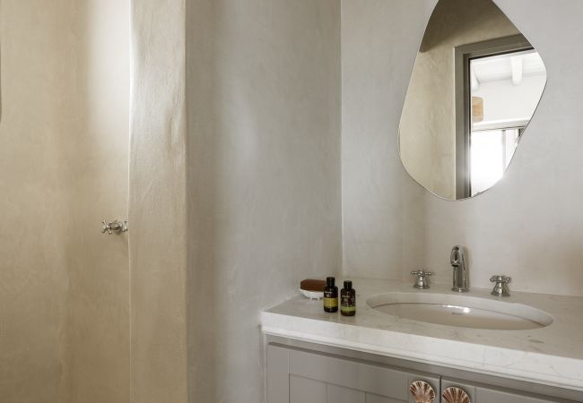 Villa in Mykonos - Luxury 5BDR Retreat in Mykonos Villa in Mykonos - Luxury 5BDR Retreat in Mykonos