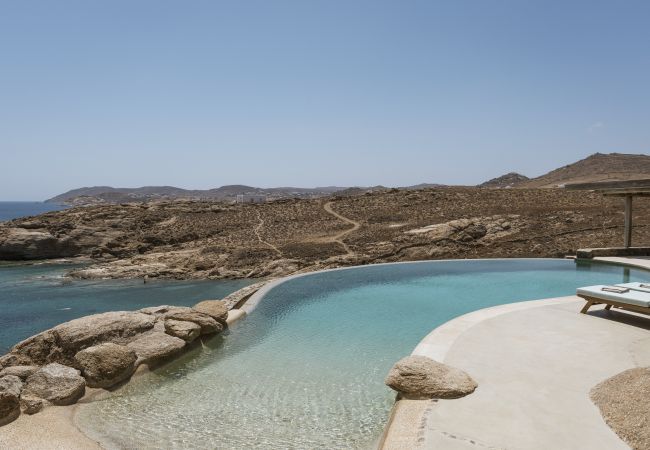 Villa in Mykonos - Luxury 5BDR Retreat in Mykonos Villa in Mykonos - Luxury 5BDR Retreat in Mykonos