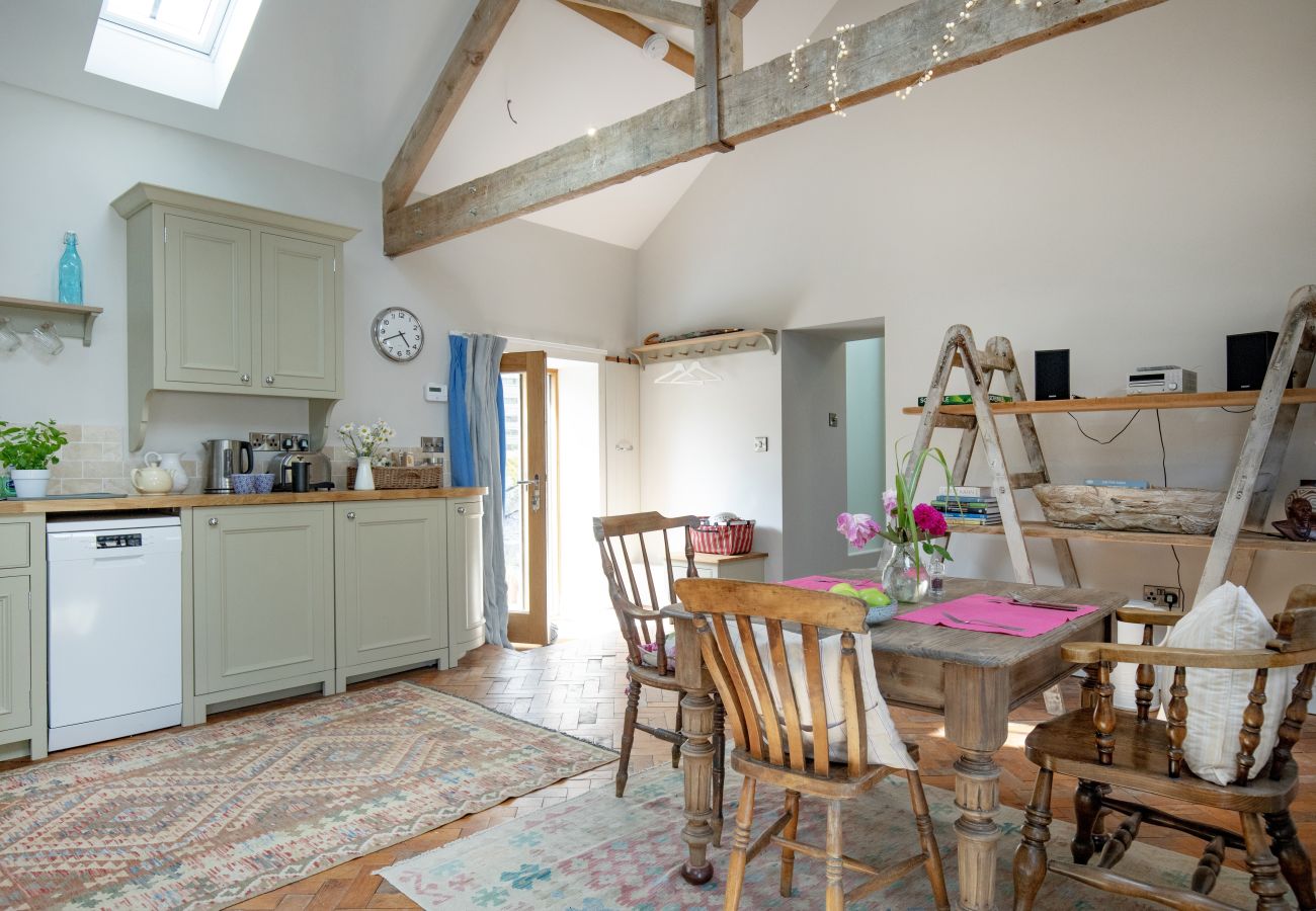 Cottage in Moretonhampstead - Philips Barn - Barn Conversion on edge of Dartmoor with hot tub