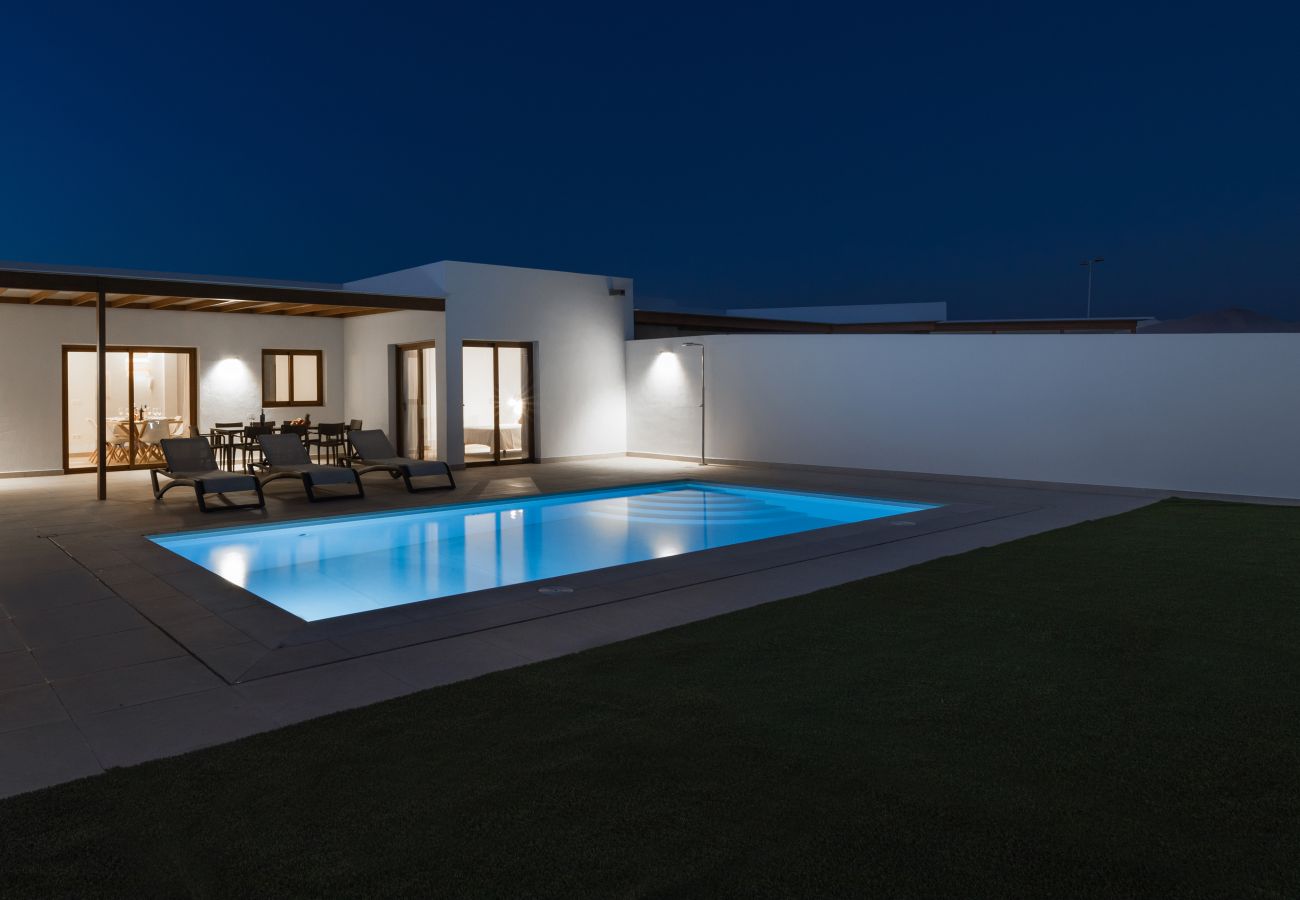 Villa in Playa Blanca - Villa Isamar 14B - Villas Lanzarote - VipVipVillas