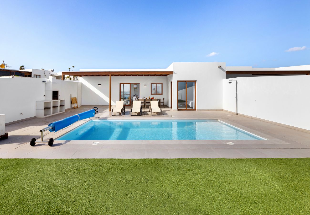 Villa in Playa Blanca - Villa Isamar 14B - Villas Lanzarote - VipVipVillas