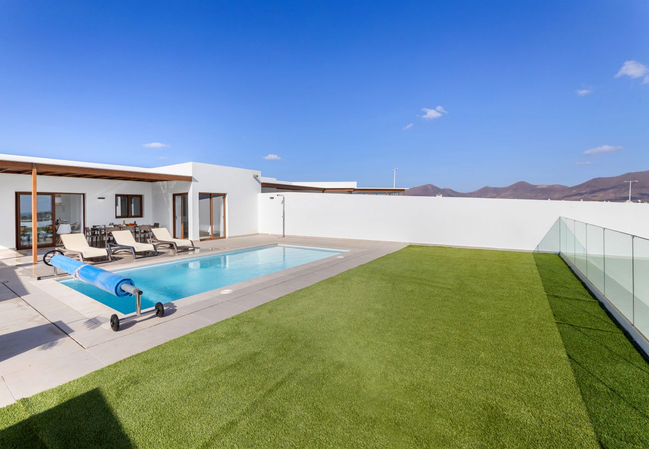 Villa in Playa Blanca - Villa Isamar 14B - Villas Lanzarote - VipVipVillas