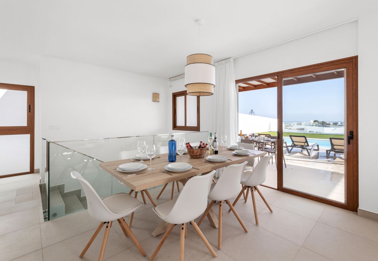 Villa in Playa Blanca - Villa Isamar 14B - Villas Lanzarote - VipVipVillas