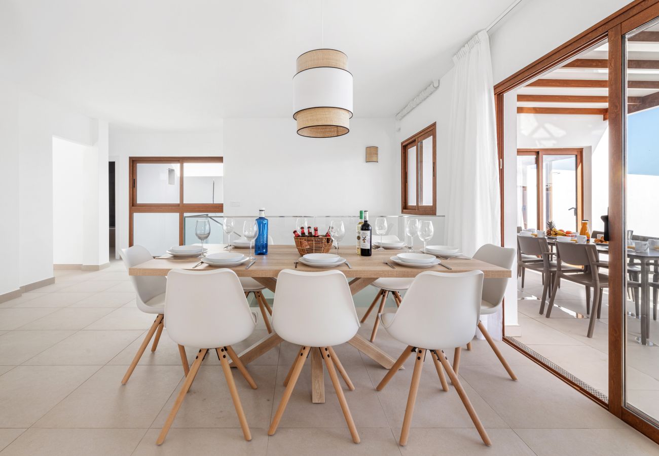Villa in Playa Blanca - Villa Isamar 14B - Villas Lanzarote - VipVipVillas