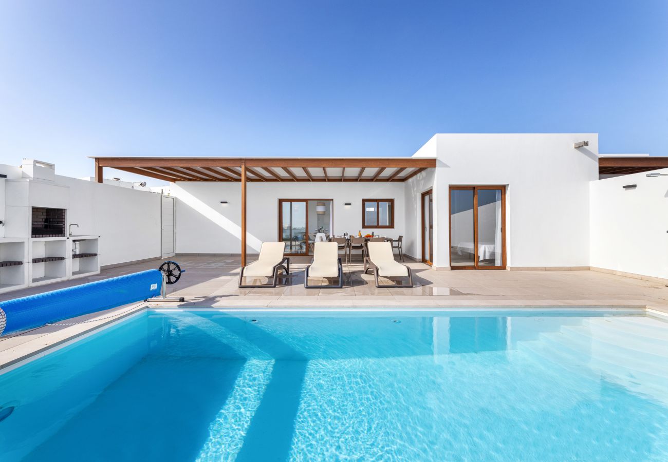 Villa in Playa Blanca - Villa Isamar 14B - Villas Lanzarote - VipVipVillas