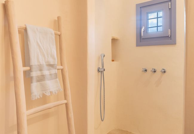 Villa in Mykonos - Seaside 5BDR Bliss in Mykonos Villa in Mykonos - Seaside 5BDR Bliss in Mykonos