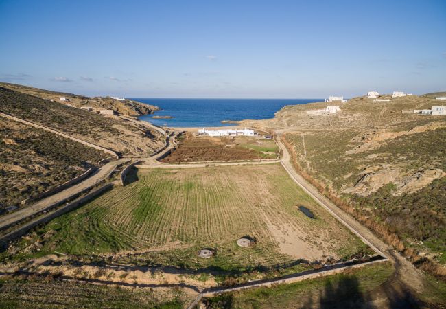 Villa in Mykonos - Seaside 5BDR Bliss in Mykonos Villa in Mykonos - Seaside 5BDR Bliss in Mykonos