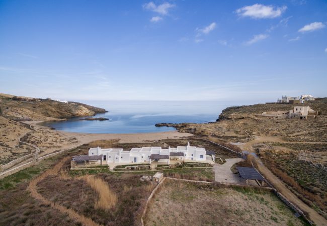 Villa in Mykonos - Seaside 5BDR Bliss in Mykonos Villa in Mykonos - Seaside 5BDR Bliss in Mykonos