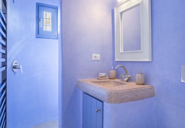 Villa in Mykonos - Seaside 5BDR Bliss in Mykonos Villa in Mykonos - Seaside 5BDR Bliss in Mykonos