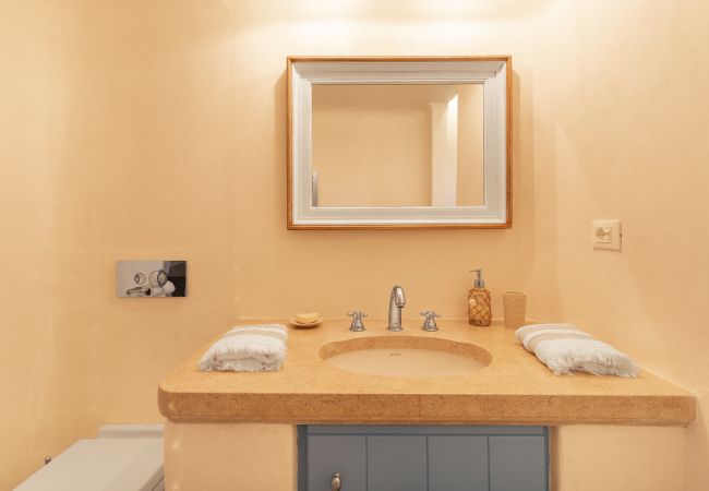 Villa in Mykonos - Seaside 5BDR Bliss in Mykonos Villa in Mykonos - Seaside 5BDR Bliss in Mykonos