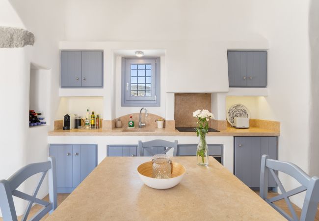 Villa in Mykonos - Seaside 5BDR Bliss in Mykonos Villa in Mykonos - Seaside 5BDR Bliss in Mykonos