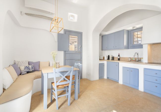 Villa in Mykonos - Seaside 5BDR Bliss in Mykonos Villa in Mykonos - Seaside 5BDR Bliss in Mykonos