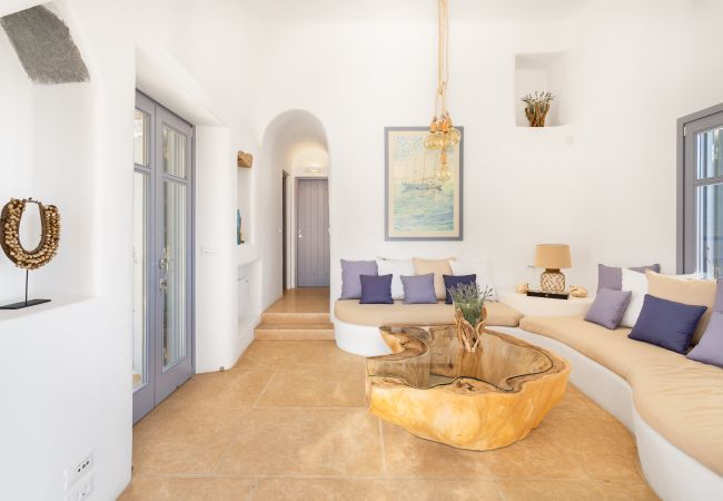 Villa in Mykonos - Seaside 5BDR Bliss in Mykonos Villa in Mykonos - Seaside 5BDR Bliss in Mykonos