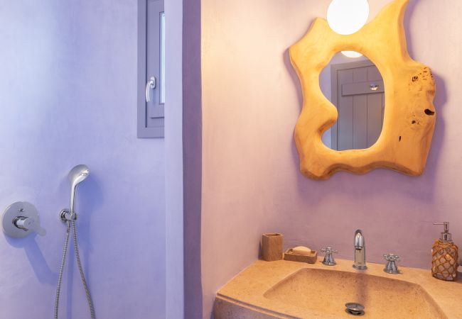 Villa in Mykonos - Seaside 5BDR Bliss in Mykonos Villa in Mykonos - Seaside 5BDR Bliss in Mykonos