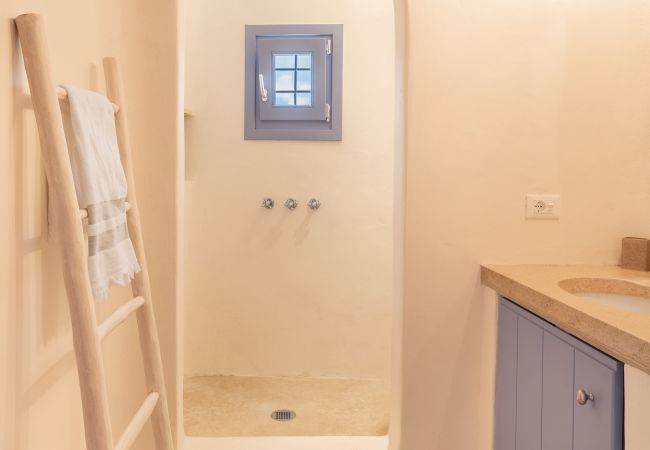 Villa in Mykonos - Seaside 5BDR Bliss in Mykonos Villa in Mykonos - Seaside 5BDR Bliss in Mykonos