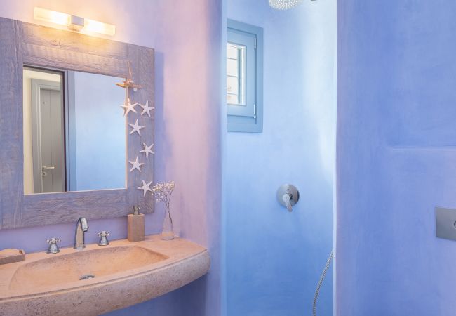 Villa in Mykonos - Seaside 5BDR Bliss in Mykonos Villa in Mykonos - Seaside 5BDR Bliss in Mykonos