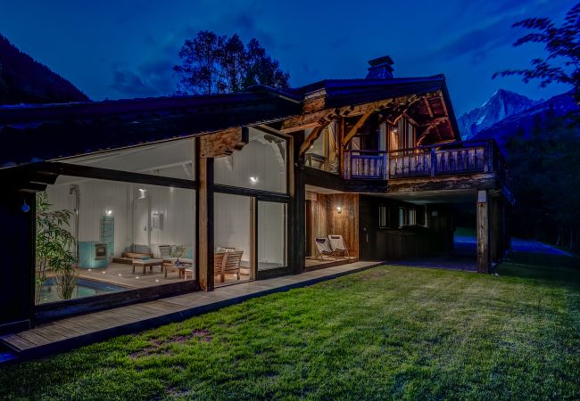 Chalet in Chamonix-Mont-Blanc - Chalet Hibou - Upper Class Collection Chalet in Chamonix-Mont-Blanc - Chalet Hibou - Upper Class Collection