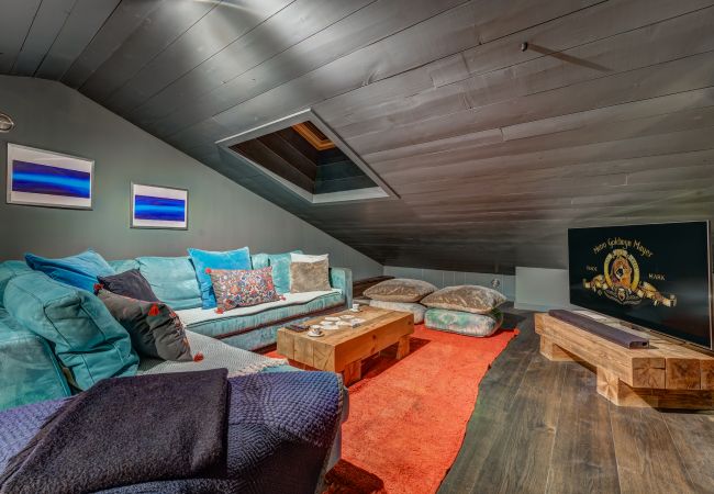 Chalet in Chamonix-Mont-Blanc - Chalet Hibou - Upper Class Collection Chalet in Chamonix-Mont-Blanc - Chalet Hibou - Upper Class Collection