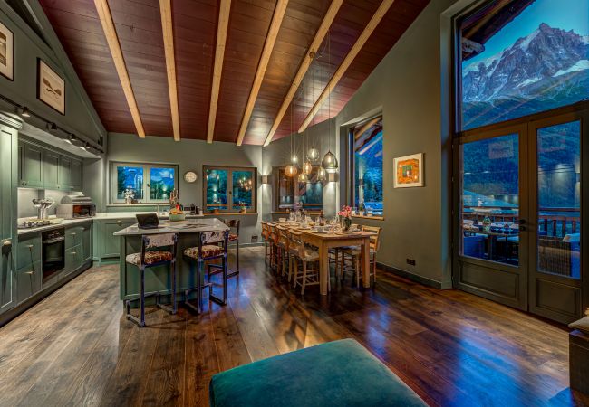 Chalet in Chamonix-Mont-Blanc - Chalet Hibou - Upper Class Collection Chalet in Chamonix-Mont-Blanc - Chalet Hibou - Upper Class Collection
