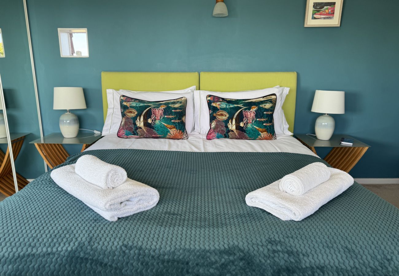 House in Charlestown - Blue Haze - Family accommodation with private beach access