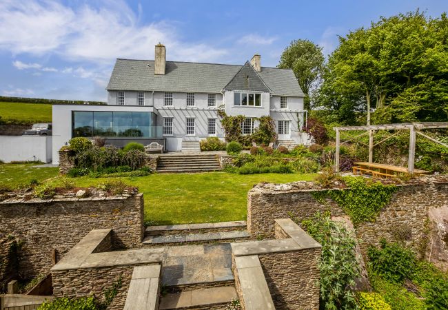 House in Dartmouth - Little Redlap - Gracious family home near Dartmouth House in Dartmouth - Little Redlap - Gracious family home near Dartmouth