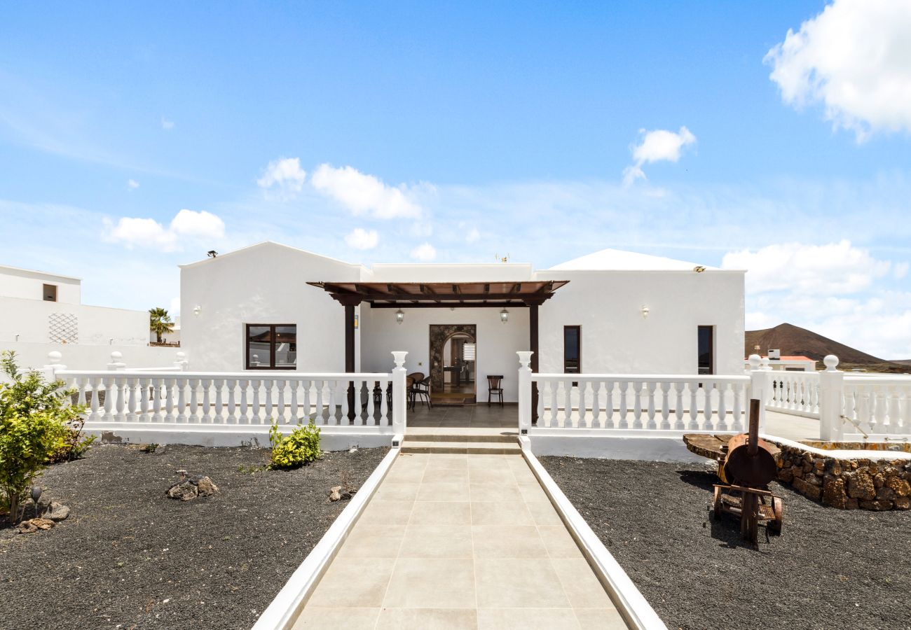 Villa in Teguise (Lanzarote) - Villa doña Isidora - VipVipVillas