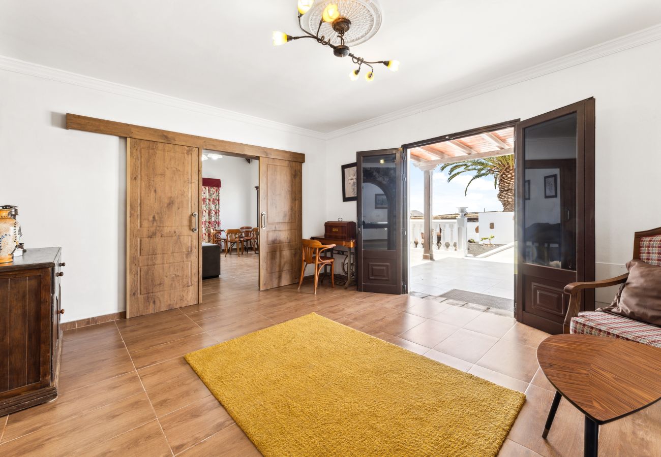 Villa in Teguise (Lanzarote) - Villa doña Isidora - VipVipVillas