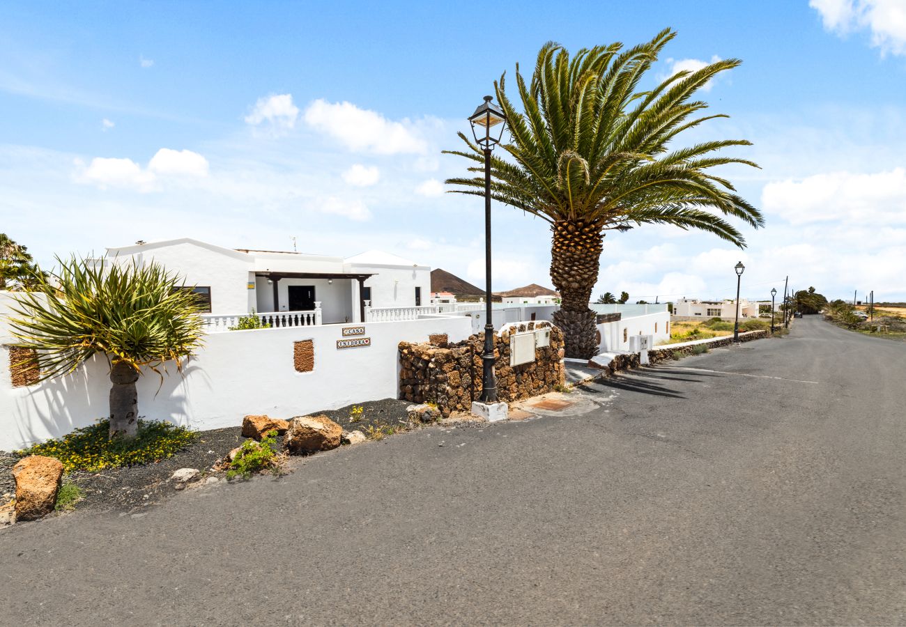 Villa in Teguise (Lanzarote) - Villa doña Isidora - VipVipVillas
