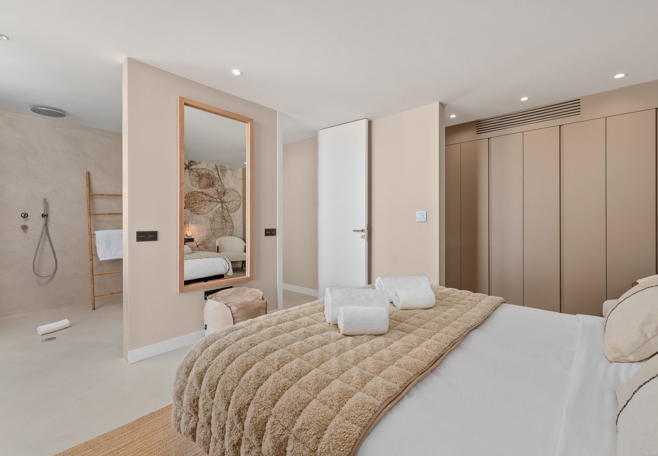 Villa in Adeje - Golden Horizon Retreat