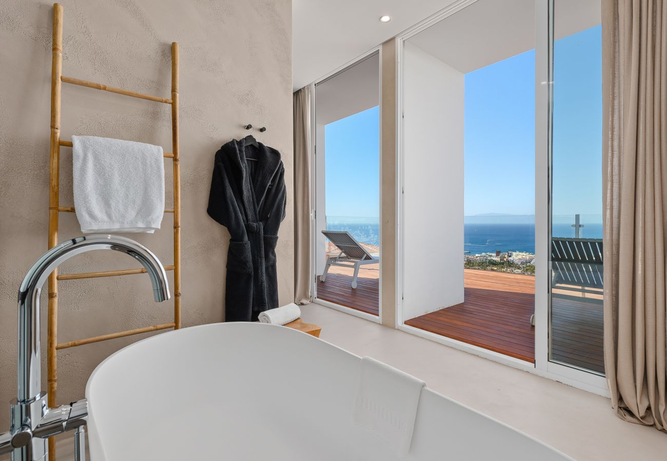 Villa in Adeje - Golden Horizon Retreat