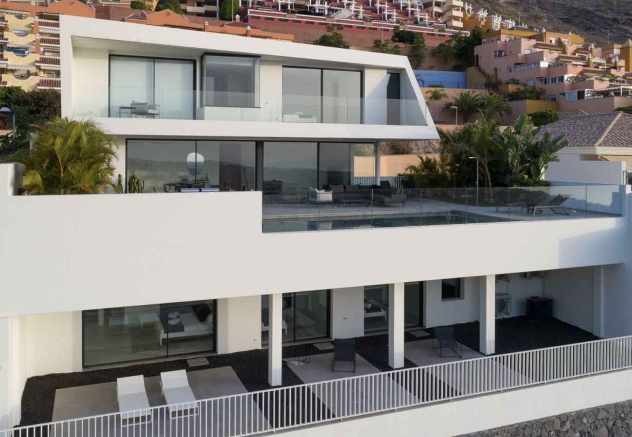 Villa in Adeje - Villa Under the Atlantic Sun