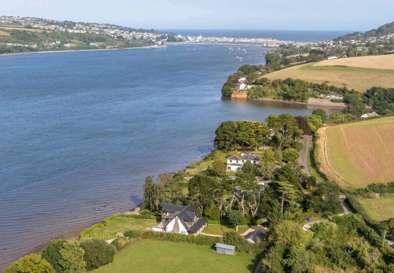 Fresh Escapes - Gable View - luxury riverside sanctuary