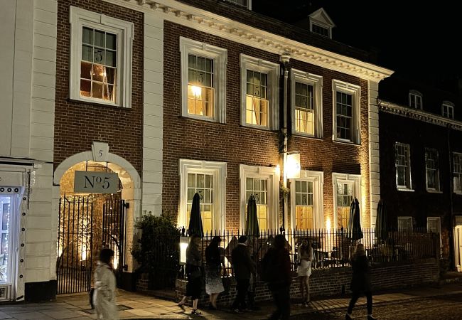 House in Exeter - Morford House - Stylish Retreat in the Heart of Exeter House in Exeter - Morford House - Stylish Retreat in the Heart of Exeter