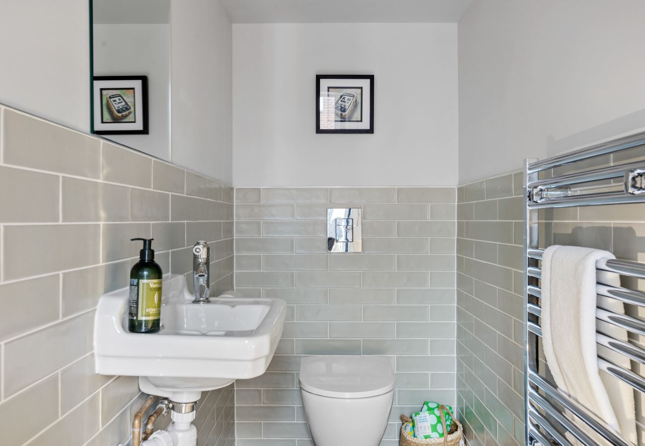 House in Exeter - Morford House - Stylish Retreat in the Heart of Exeter