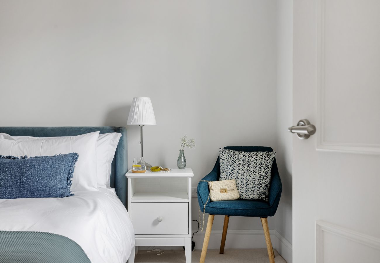House in Exeter - Morford House - Stylish Retreat in the Heart of Exeter