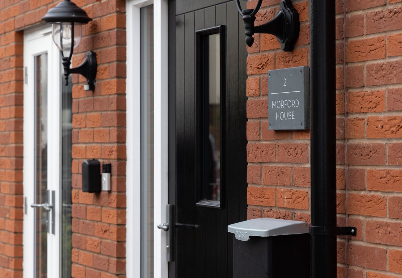 House in Exeter - Morford House - Stylish Retreat in the Heart of Exeter