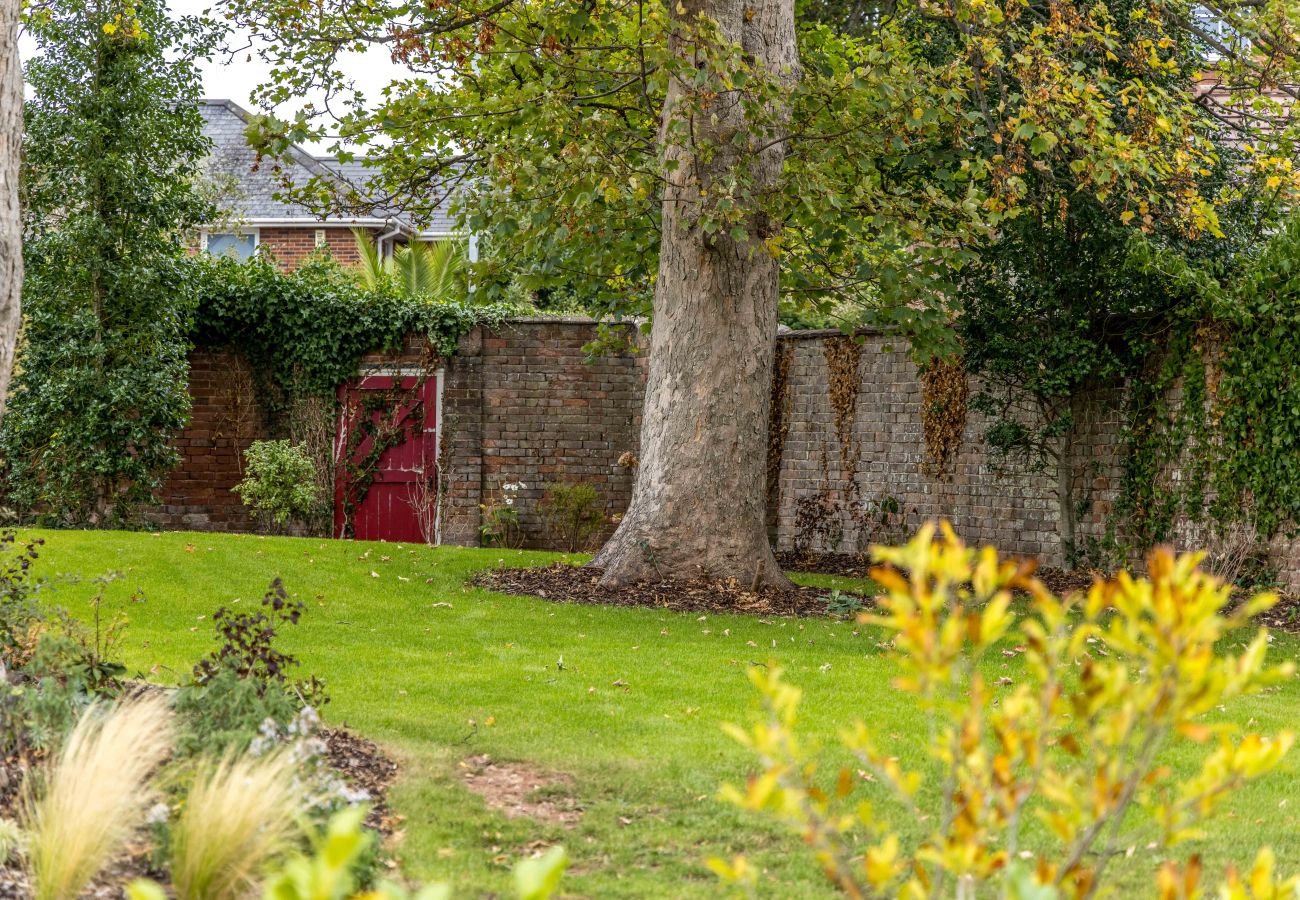 House in Exeter - Morford House - Stylish Retreat in the Heart of Exeter