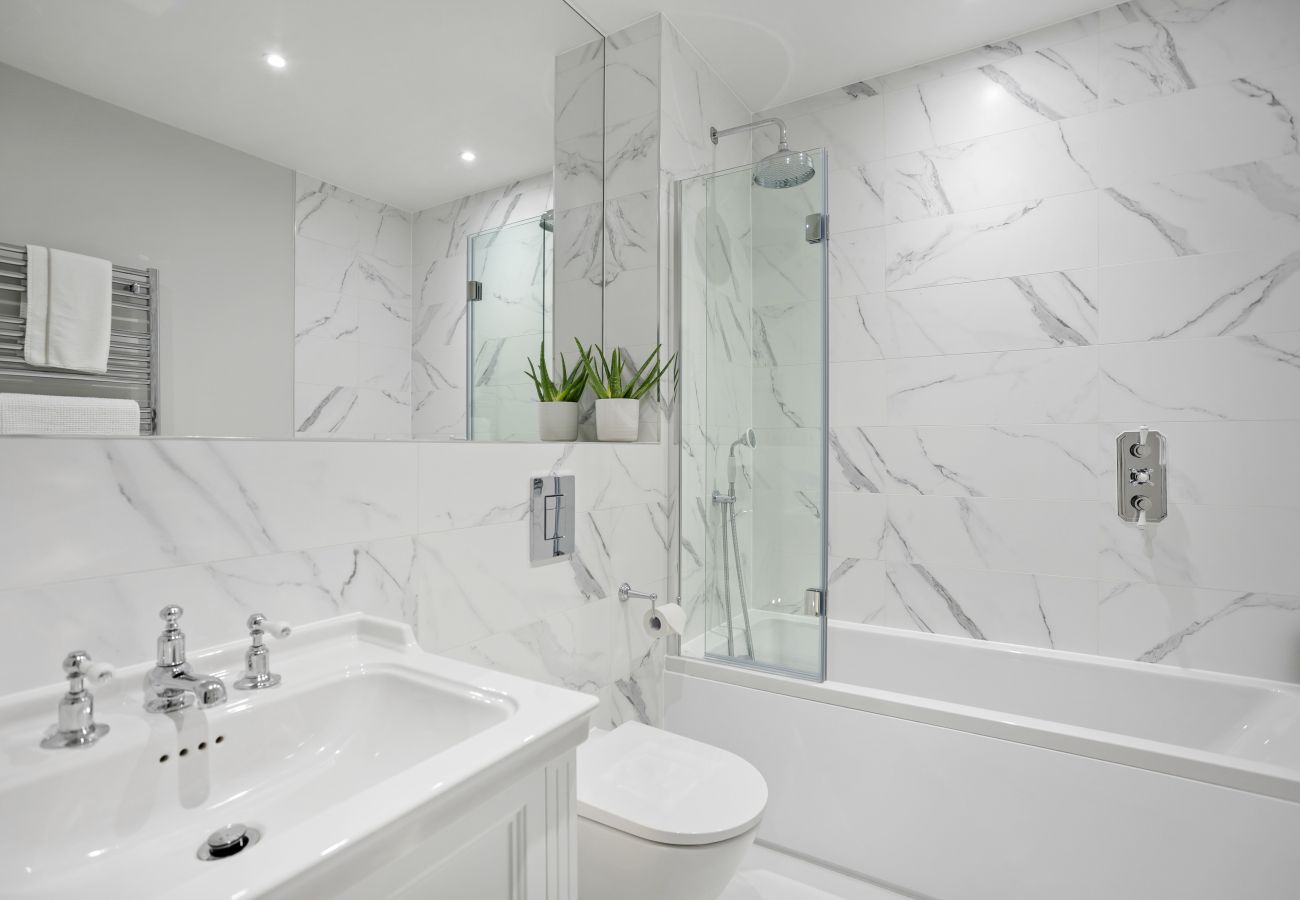 House in Exeter - Morford House - Stylish Retreat in the Heart of Exeter