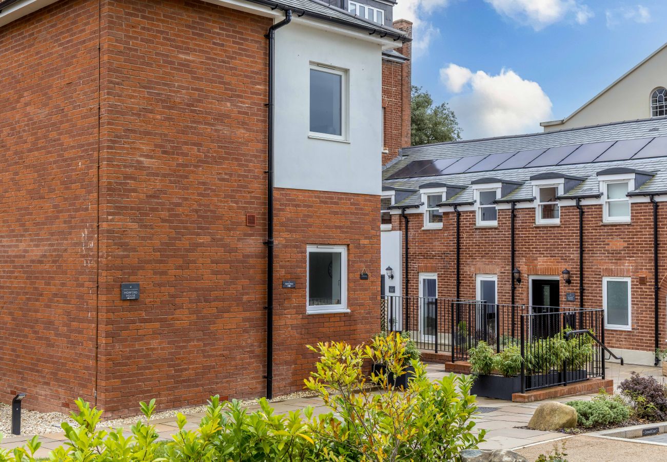House in Exeter - Morford House - Stylish Retreat in the Heart of Exeter