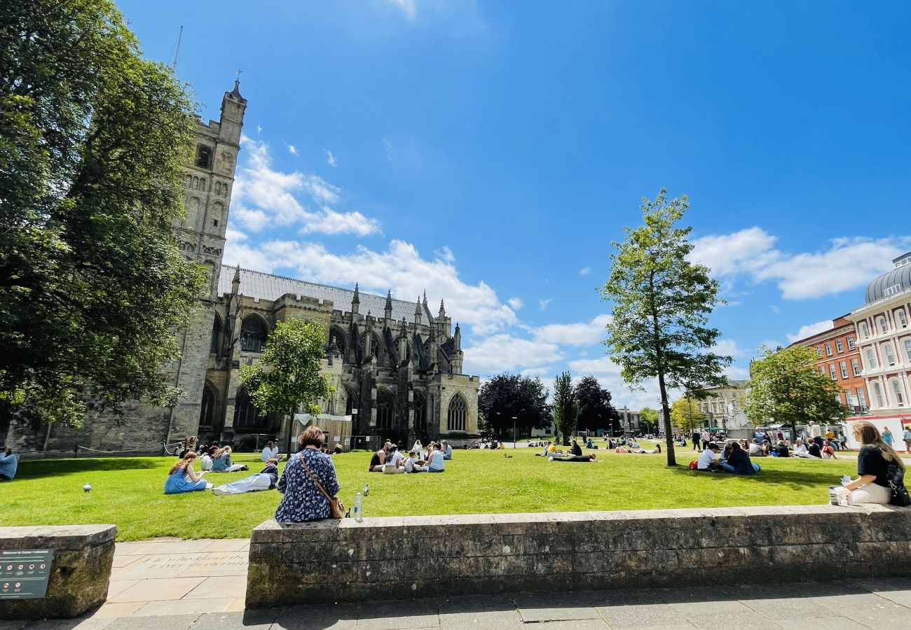 House in Exeter - Morford House - Stylish Retreat in the Heart of Exeter