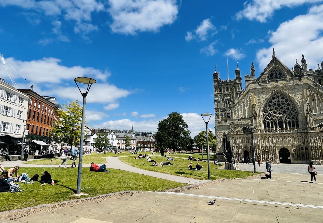 House in Exeter - Morford House - Stylish Retreat in the Heart of Exeter