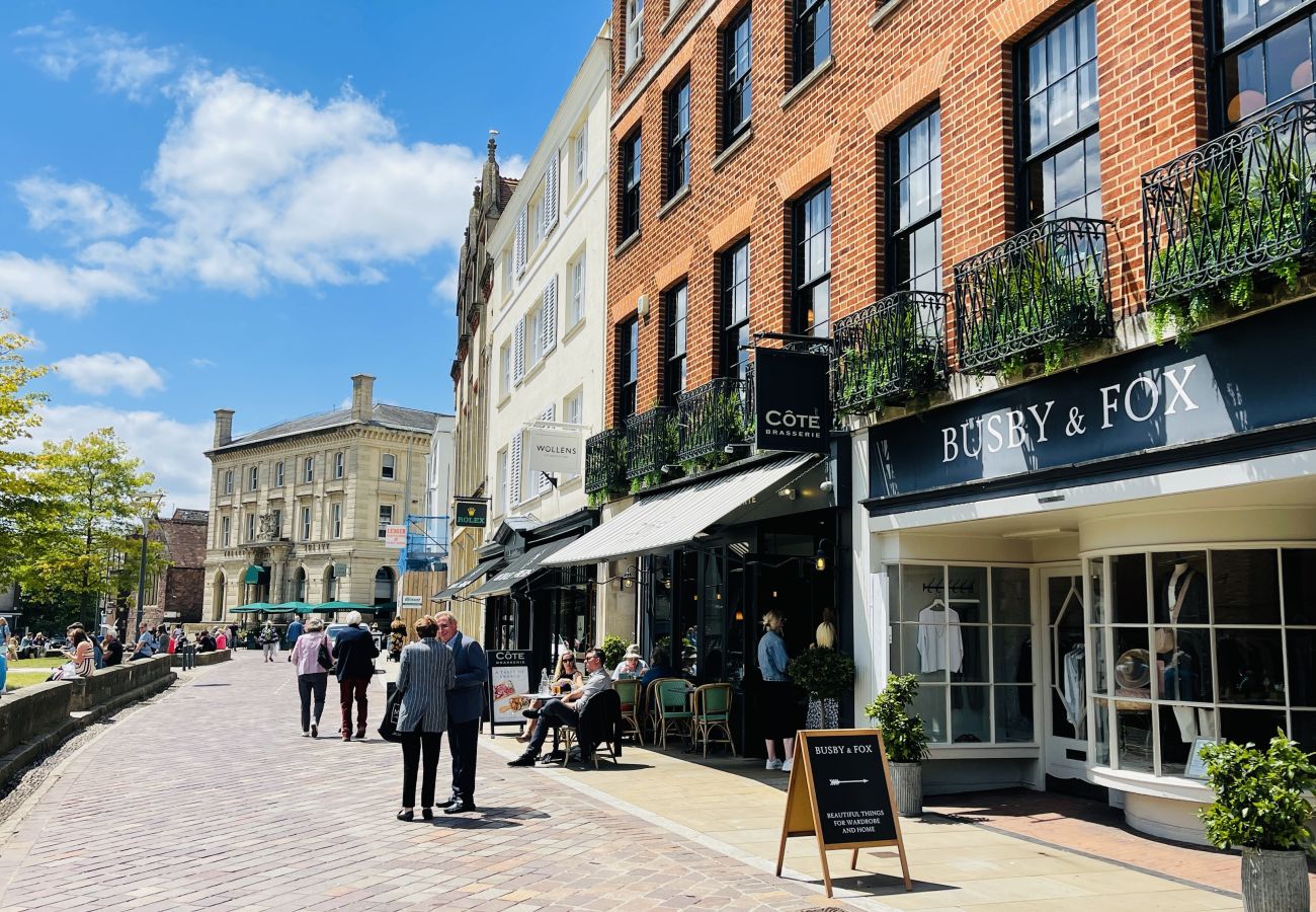 House in Exeter - Morford House - Stylish Retreat in the Heart of Exeter