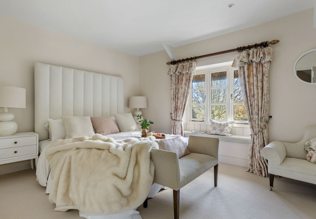 Double bedroom with light pink accents