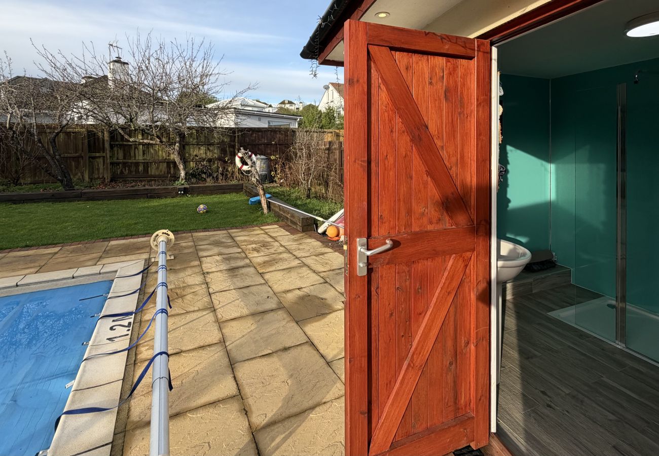 Poolside shower and changing area at Pheasants Haunt holiday home