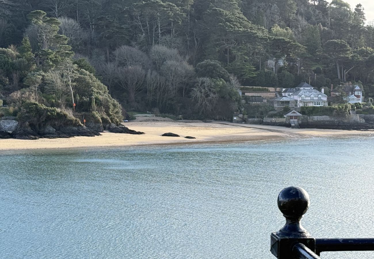 The Cabin - Hidden Retreat in the Heart of Salcombe