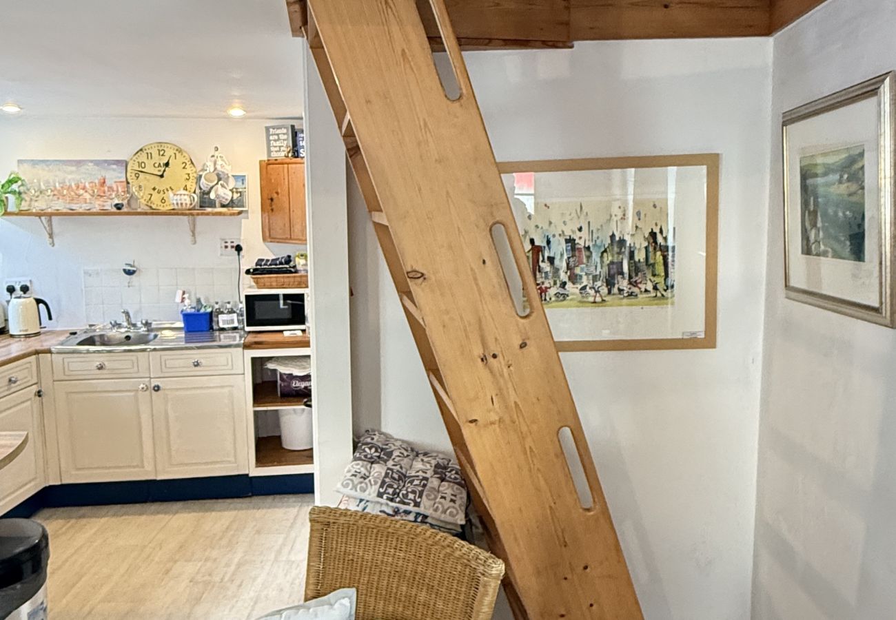 The Cabin - Hidden Retreat in the Heart of Salcombe