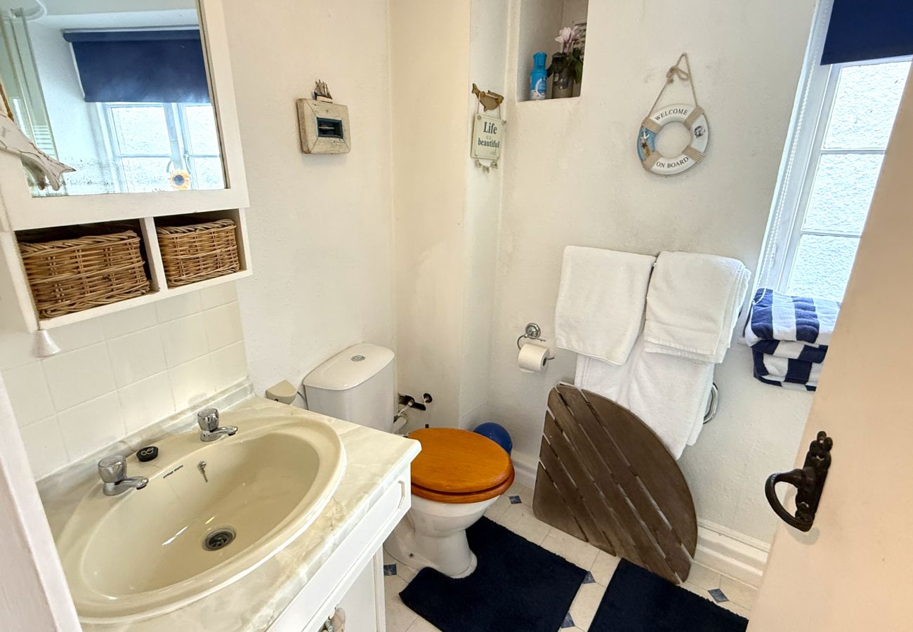 The Cabin - Hidden Retreat in the Heart of Salcombe