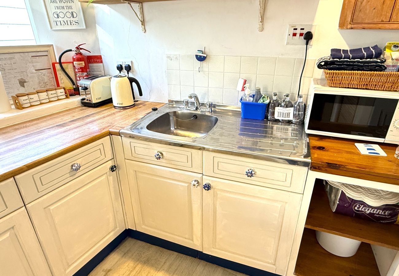 The Cabin - Hidden Retreat in the Heart of Salcombe