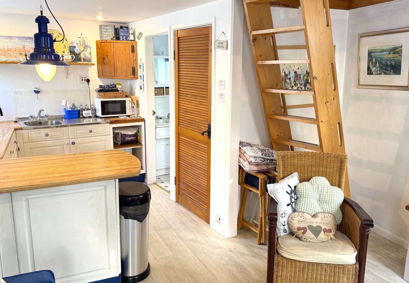 The Cabin - Hidden Retreat in the Heart of Salcombe